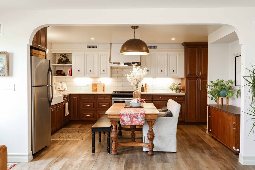Open concept kitchen living room - 2214 Brant St