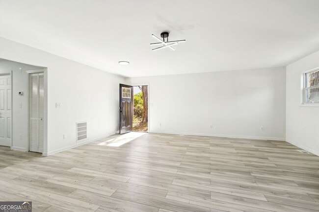 Building Photo - 597 Paper Mill Rd