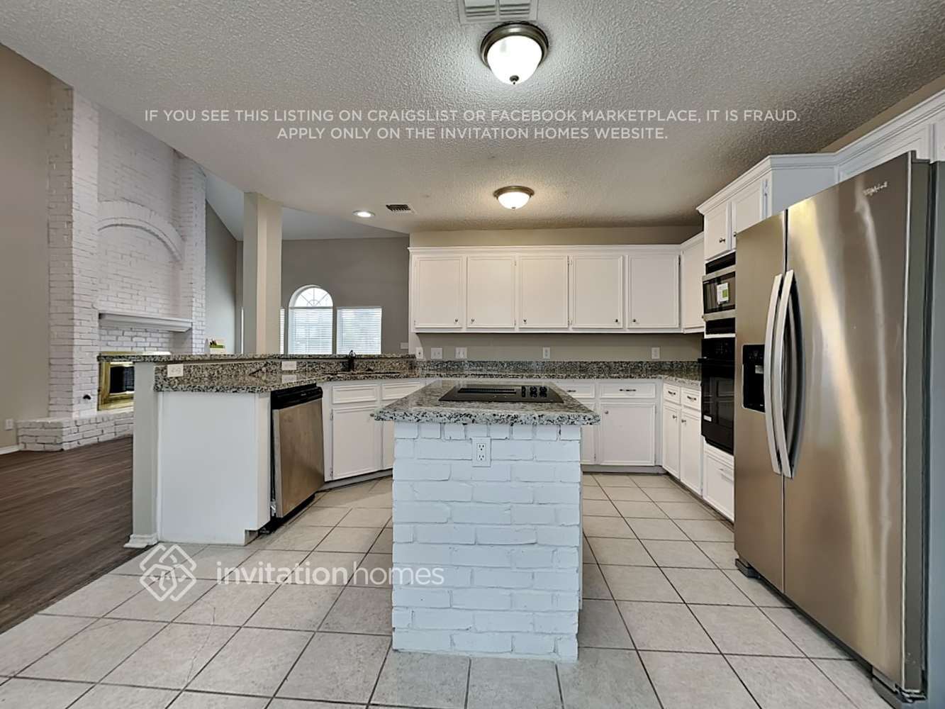 Building Photo - 1001 Apache Oaks Dr