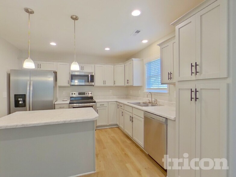 Building Photo - 241 Roosevelt Thompson Rd