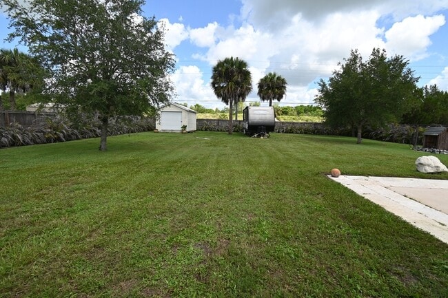 Building Photo - 985 Quail Run