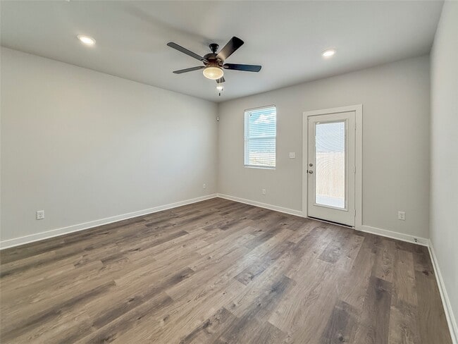 Building Photo - 2104 Lost Timbers Dr