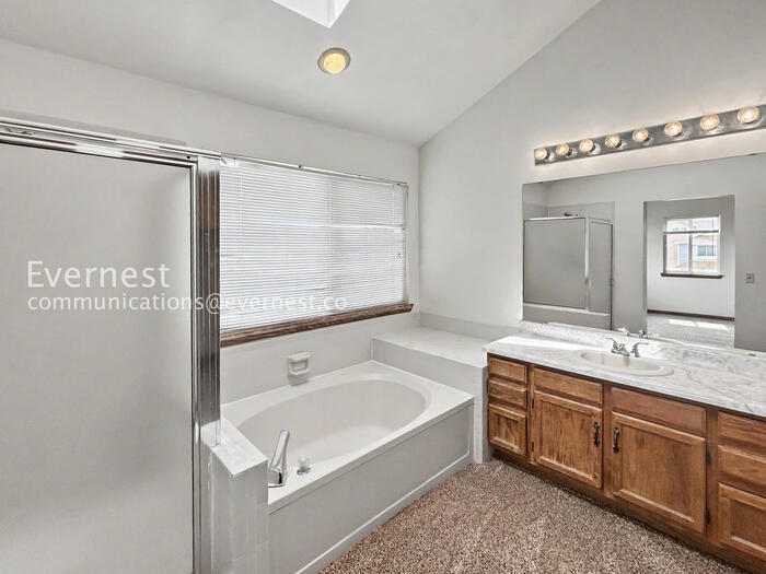 Building Photo - 4930 Sprangler Dr