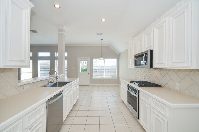 Building Photo - 2123 Thistlerock Ln