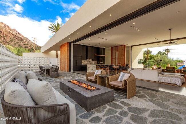 Building Photo - 4905 E White Gates Dr