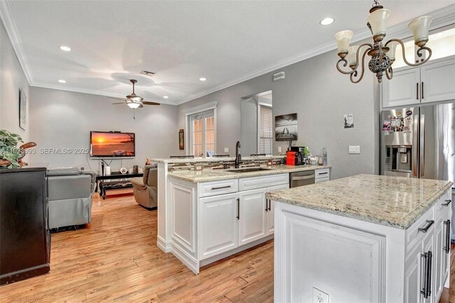 Building Photo - 501 SW 146th Terrace