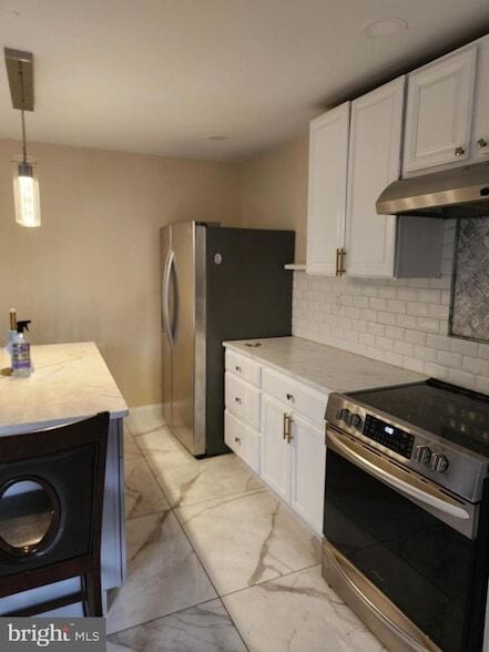 Building Photo - 8030-8000 Ditman St