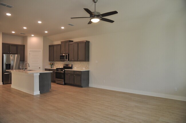 Building Photo - 31822 Grand Orch Ln