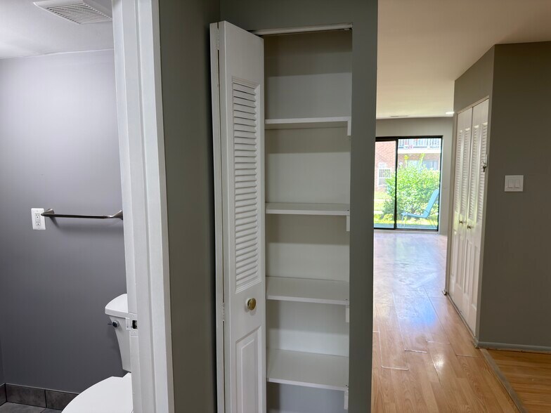 Building Photo - 9926 Haldeman Ave