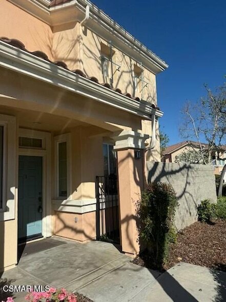 Building Photo - 2930 Esperanza Way