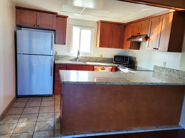 Building Photo - 1001 Seal Way