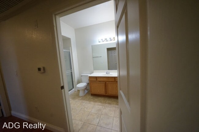 Building Photo - 2 br, 2 bath House - 9330 W Maule Ave #123...