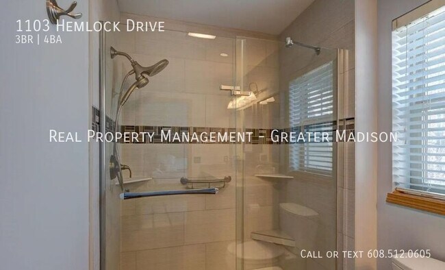 Building Photo - 1103 Hemlock Dr