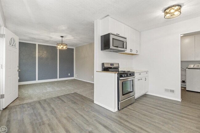 Building Photo - 946 Fairview Ave