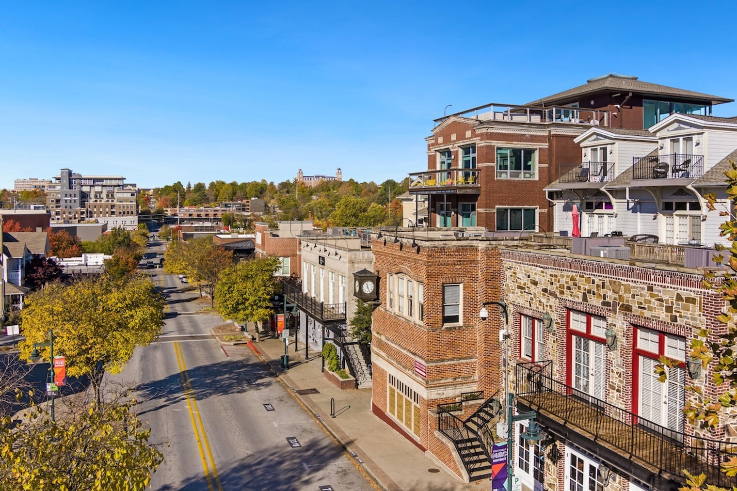 Building Photo - 122 W Meadow St
