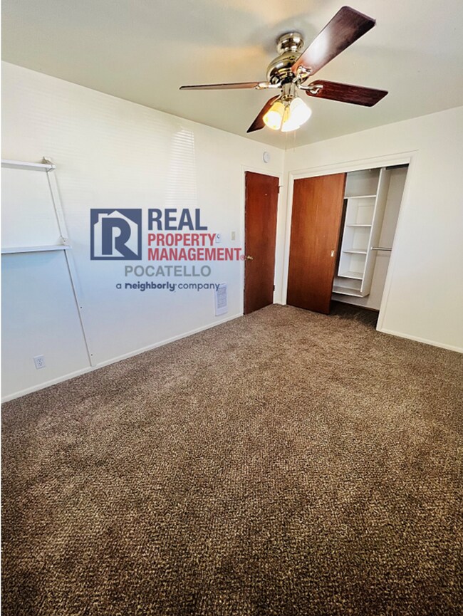 Building Photo - 625 El Rancho Blvd