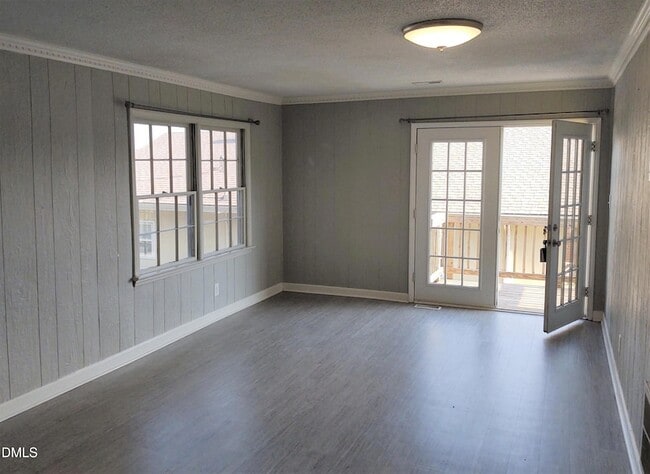 Building Photo - 15 N Fisher St