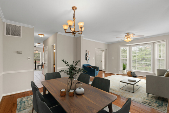 Building Photo - 7073 Kings Manor Dr