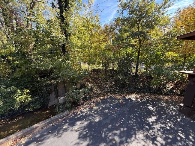 Building Photo - 2154 Willowgrove Ave