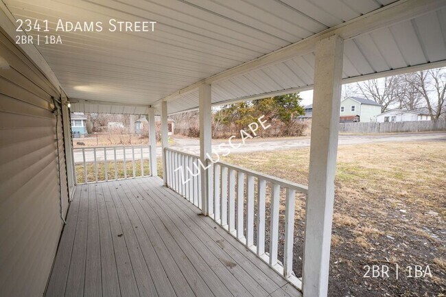 Building Photo - 2341 E Adams St