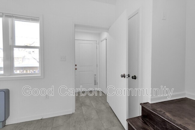 Building Photo - 209 Summer St