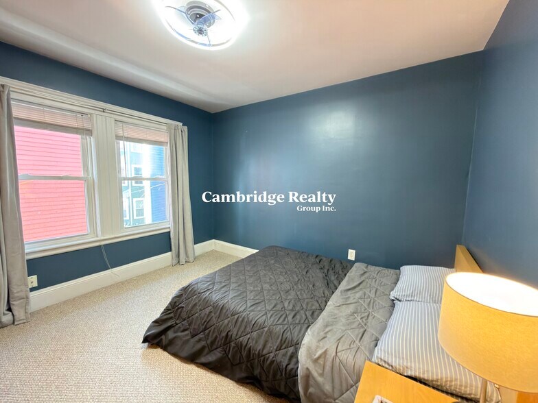 Building Photo - 20 Magnus Ave