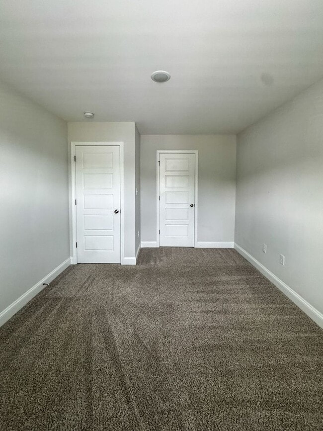 Building Photo - Beautiful 3 Bed 2.5 Bath Home in Raeford