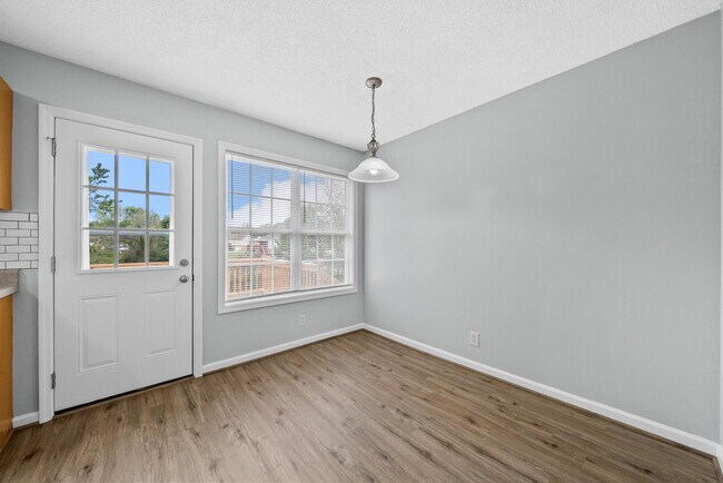 Building Photo - 402 Faulkner Dr