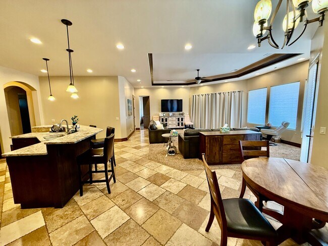 Building Photo - Beautiful Five-Bedroom Home in Tonaquint V...