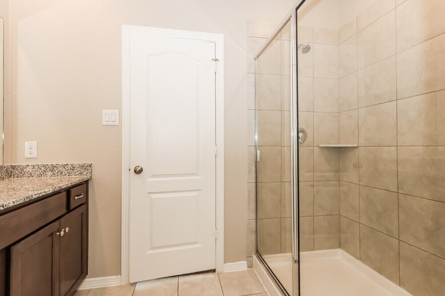 Building Photo - 25726 Northpark Palm Dr