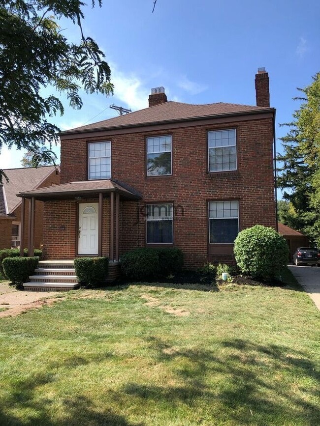 Building Photo - 17724 Hilliard Rd