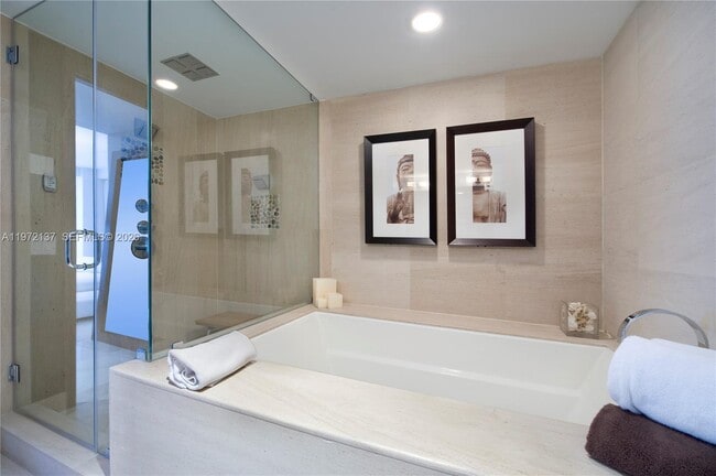 Building Photo - 5875 Collins Ave