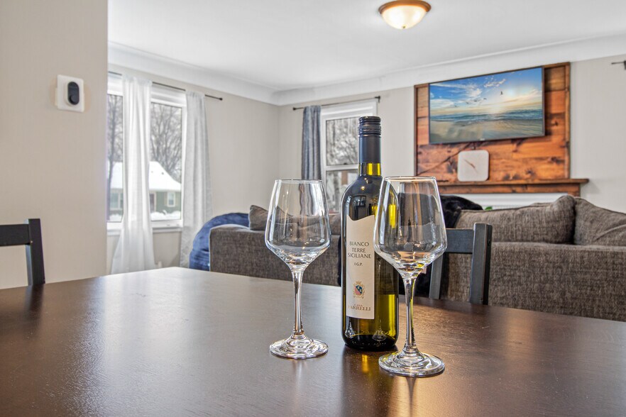 Building Photo - 6033 11th Ave S