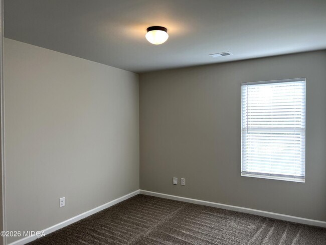 Building Photo - 147 Goodall Woods Dr