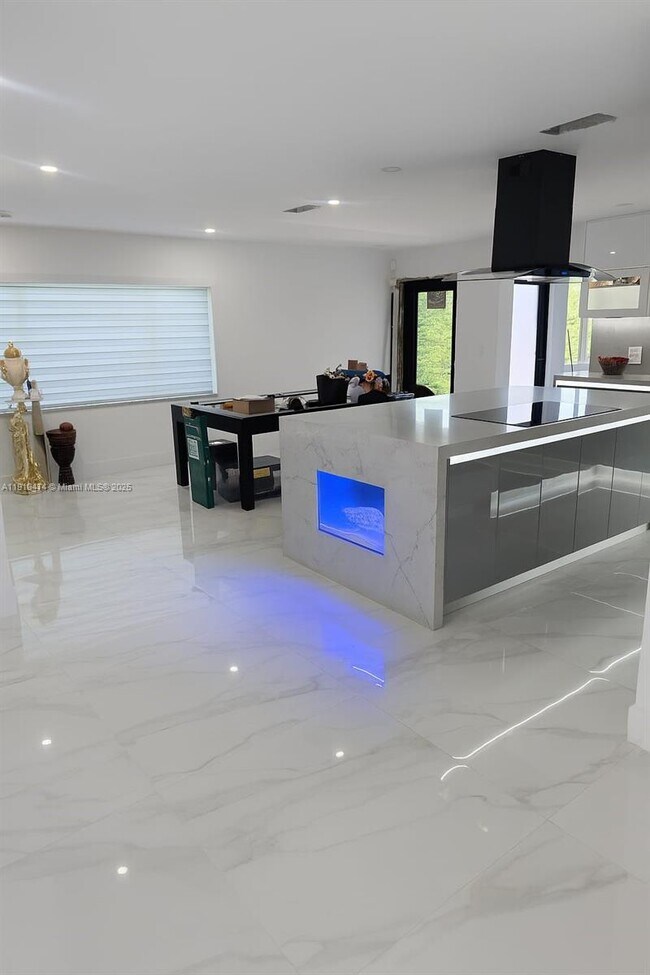 Building Photo - 9313 NW 24th Pl