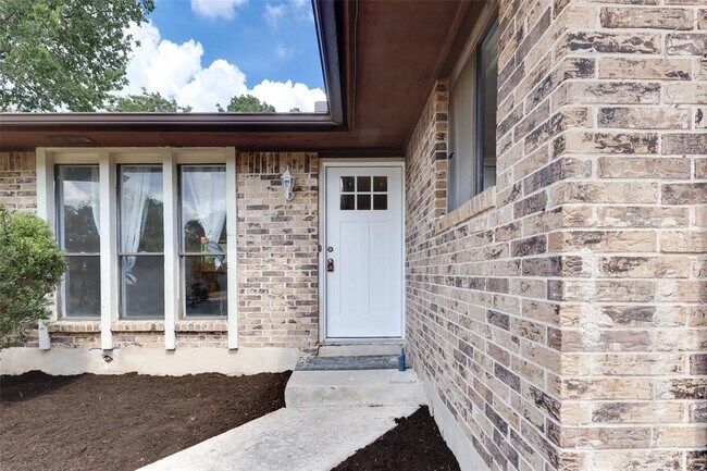 Building Photo - 11407 Barrington Way