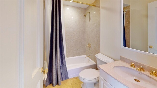 Building Photo - 22 Beacon St