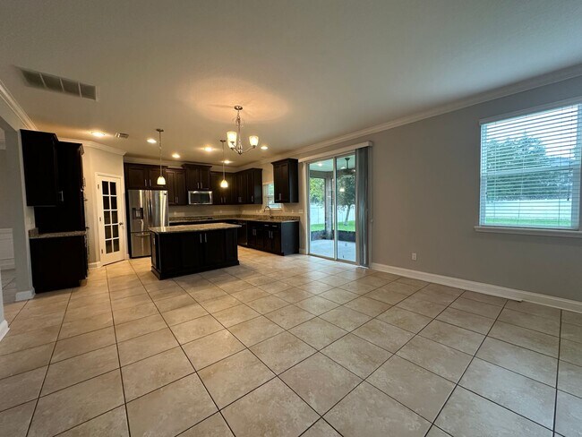 Building Photo - Large Home at Work Golf Village