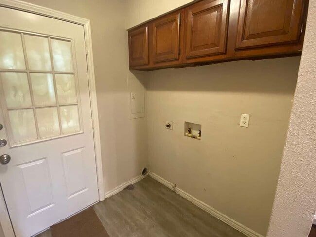 Building Photo - 1017-1019 Mullins Street