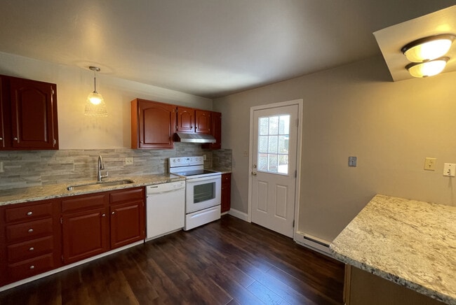 Building Photo - 534 Nicholas Ave