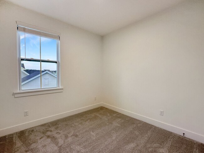 Building Photo - Luxury Townhome in Midtown Nexton