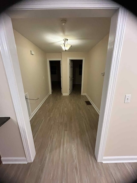 Building Photo - 324 Long St