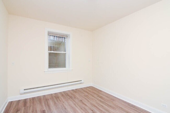 Building Photo - 2936 W Palmer St