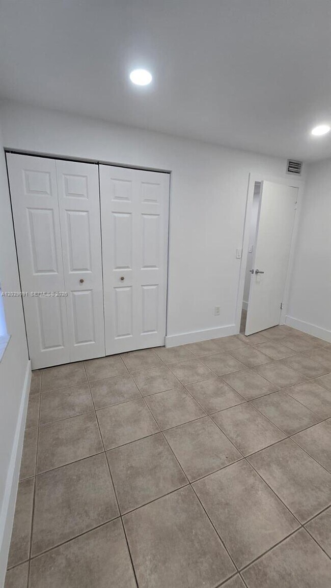 Building Photo - 6515 W 26th Dr