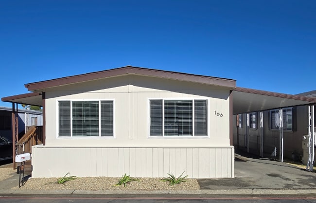 Building Photo - 2525 Flosden Rd