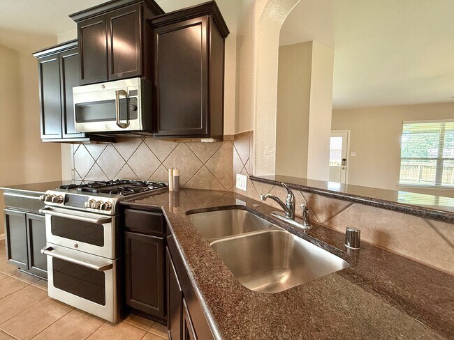 Building Photo - 8139 Edenwood Dr