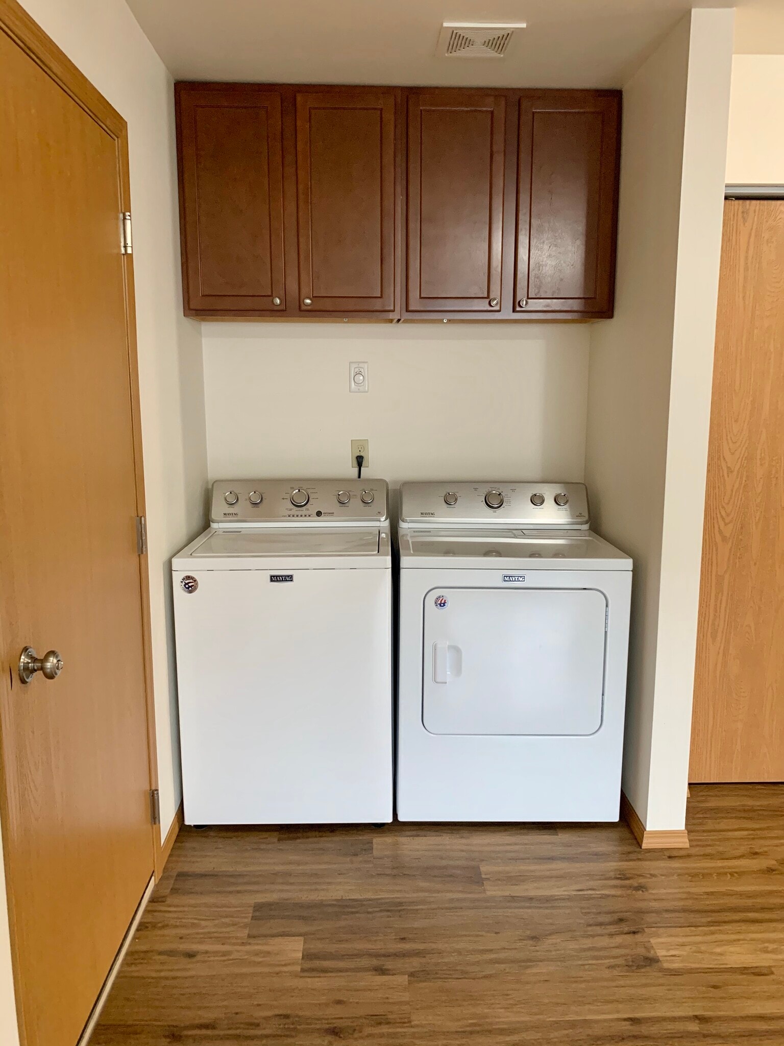 Washer and dryer in unit - 1603 W Mead Ave