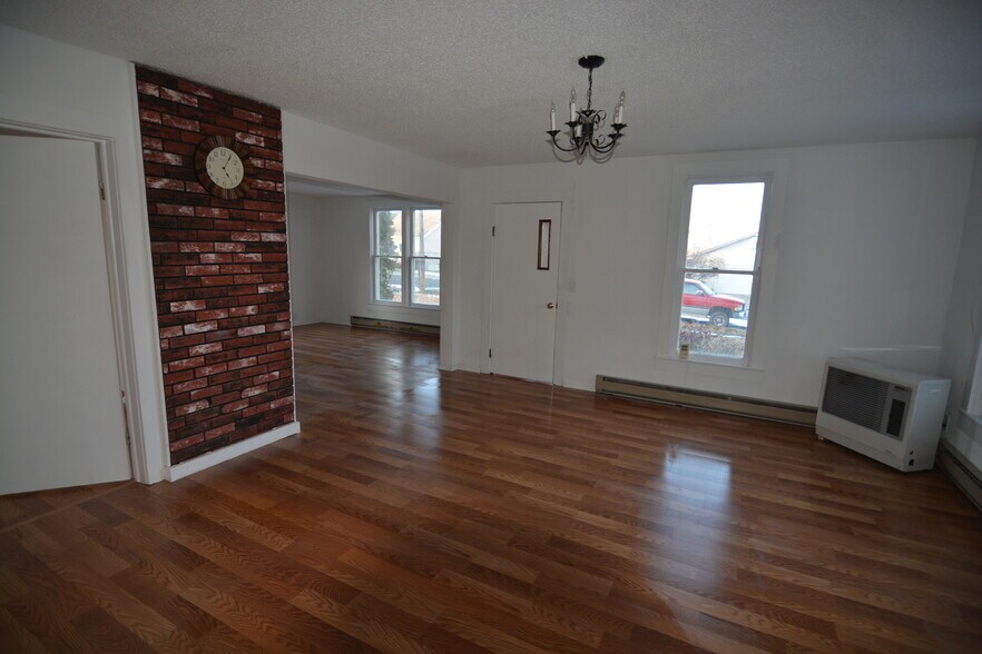 Building Photo - 316 W North 4th St