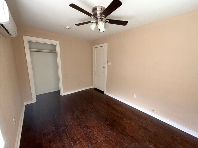 Building Photo - 7018 Avenue F