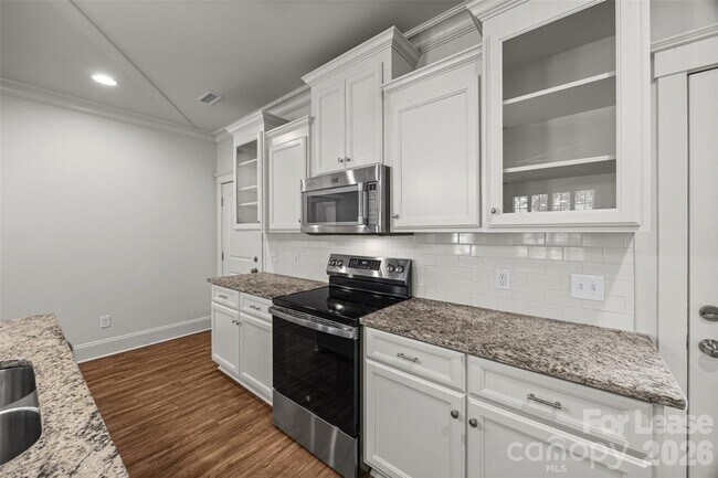 Building Photo - 706 Kingsley Way